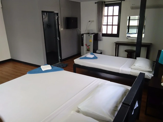 Standard Triple room