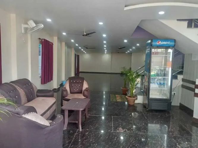 Hotel Regal Heights