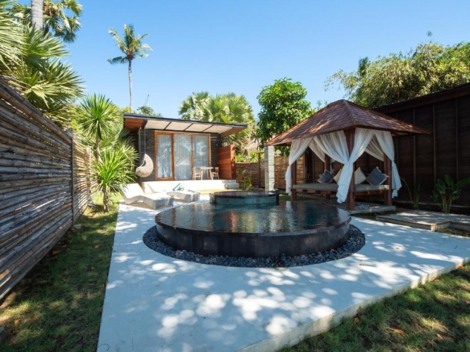 Villa beachfront