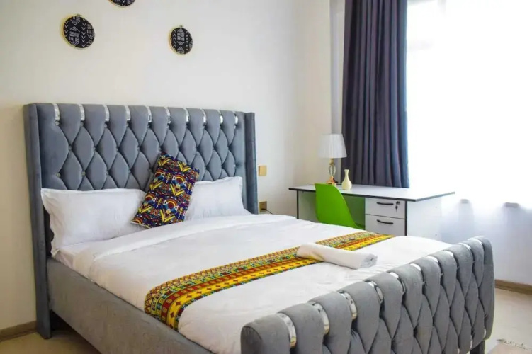 Lux Suites Royal Oaks Residency