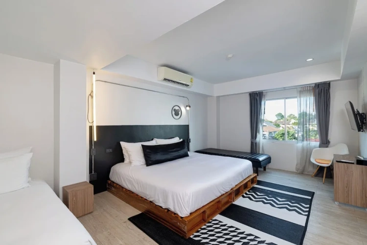 Deluxe Triple room with balcony