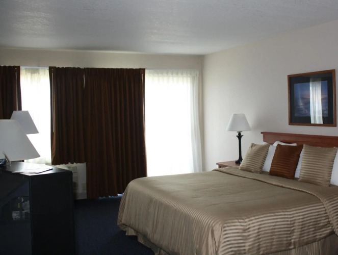 Best Western Lakefront Inn