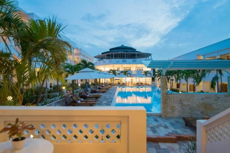 Double Suite with pool view