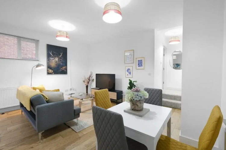 Eastons 1 Bedroom Apt. with Sofa Bed