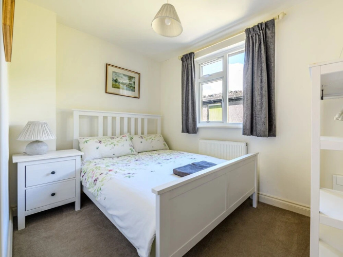 2 Orchard Leigh