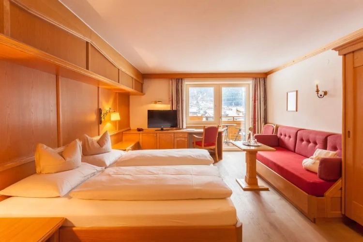 Comfort Double room with balcony and with mountain view