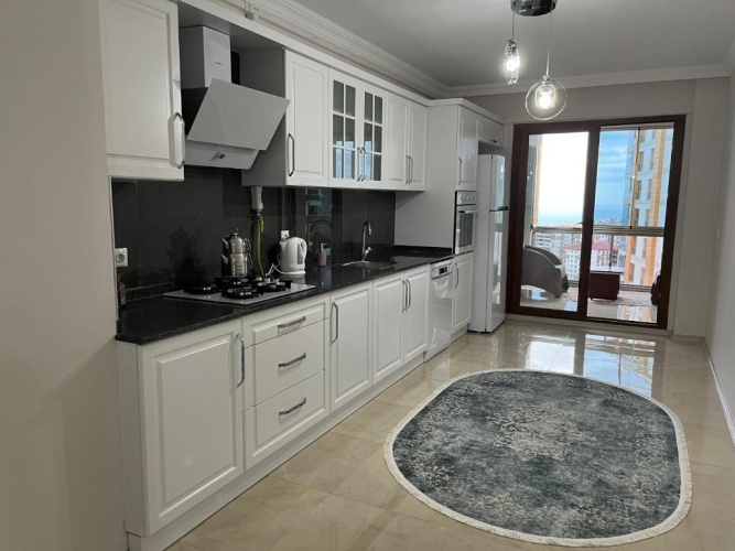 3 Bedrooms Apartment