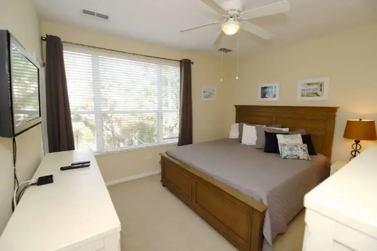 5075 Vista Cay