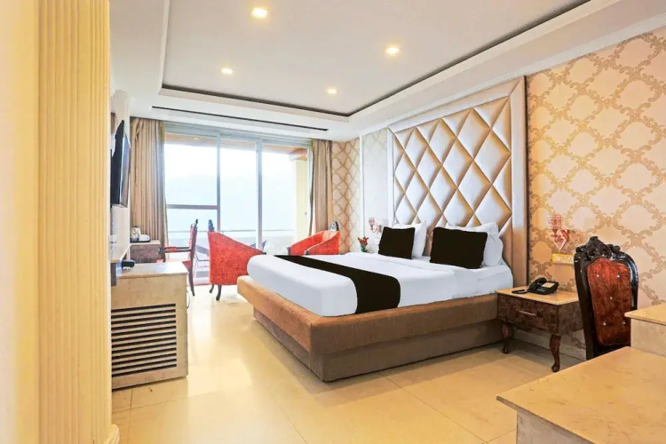 Stylish Room With Mesmerizing View Dharamshala