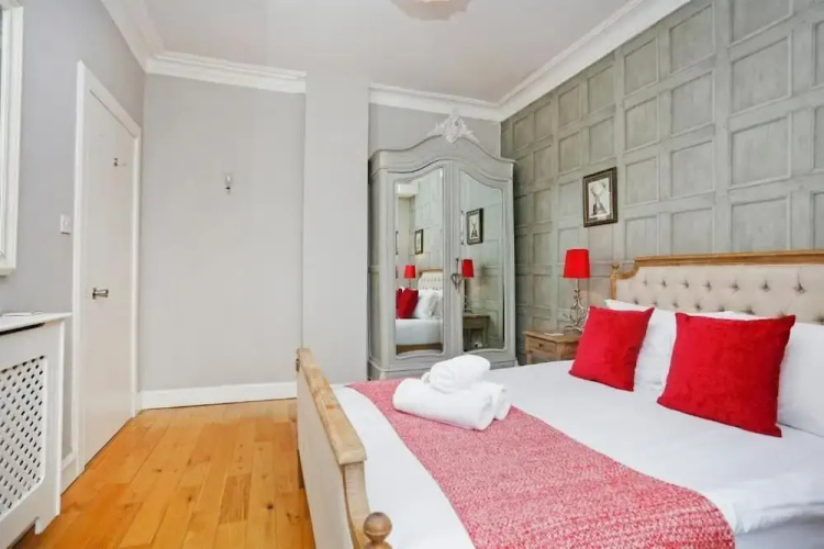 Stunning flat near Edinburgh Castle