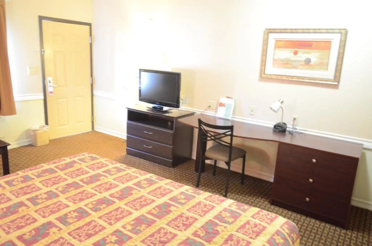 Budget Host Inn & Suites