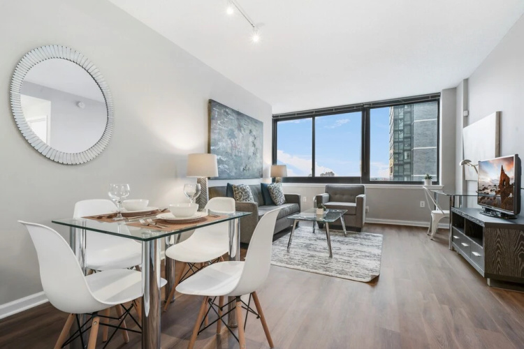 Bluebird Suites near PATH