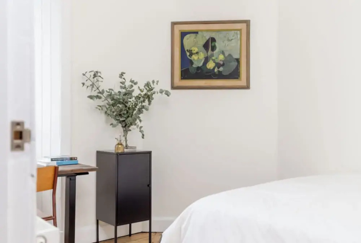 Edinburgh Castle Views Stylish 2BD Flat Sleeps 4