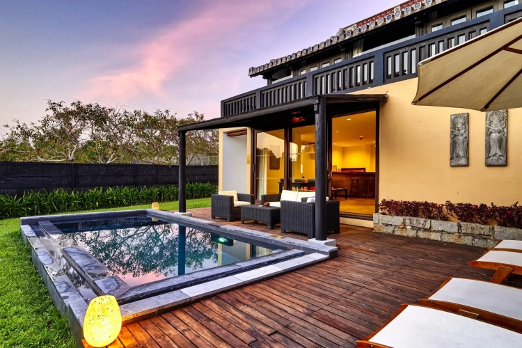 2 Bedrooms Villa