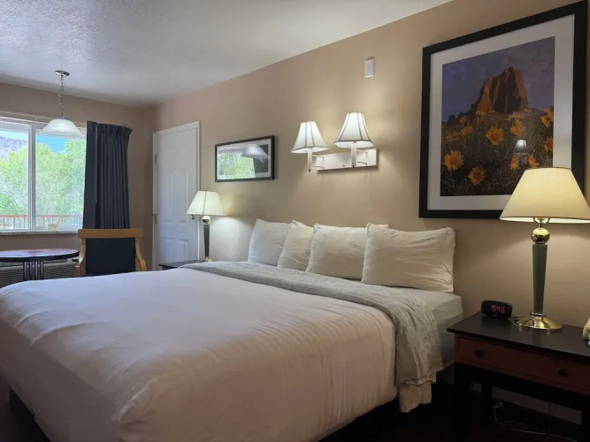 Cathedral Valley Inn
