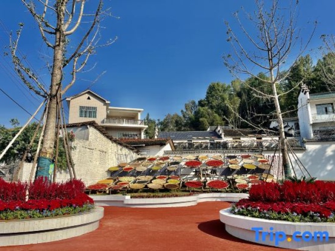 Floral Hotel · Shi'ersu hotel (Wuyuan High-speed Railway Station Branch)
