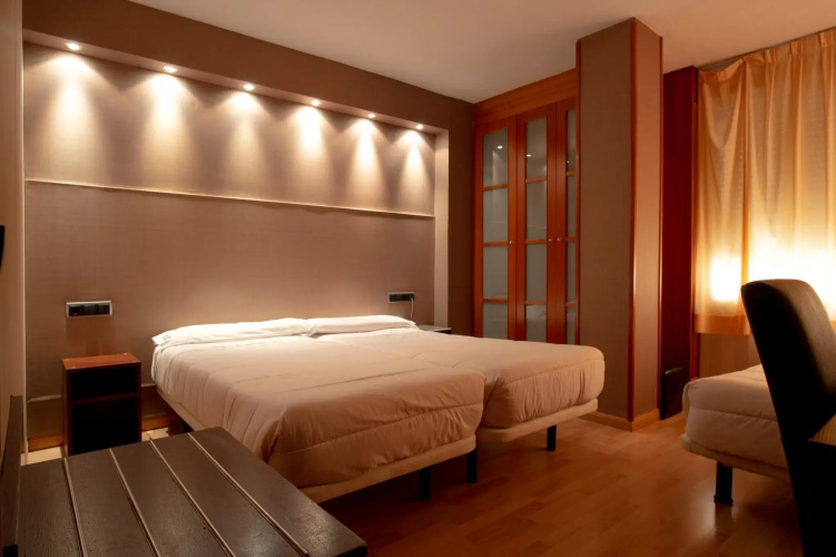 Triple room