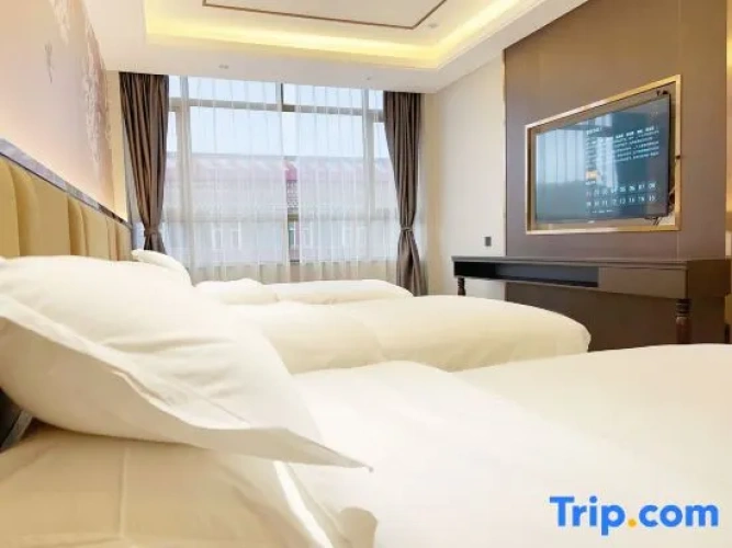Deluxe Triple Suite