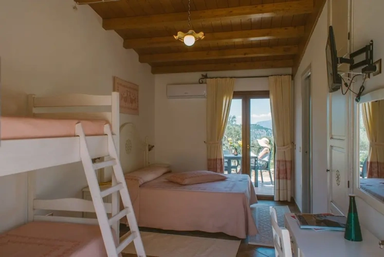 Standard Quadruple room with balcony
