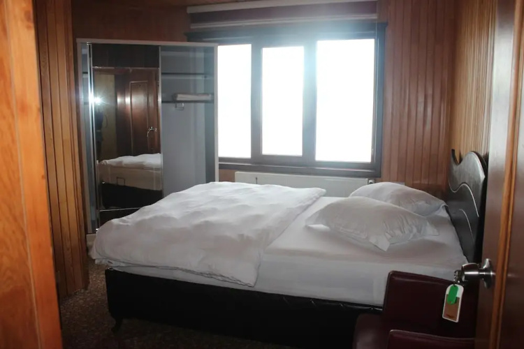 Aymeydani Hotel