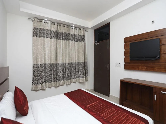 OYO 12918 The Prince Inn