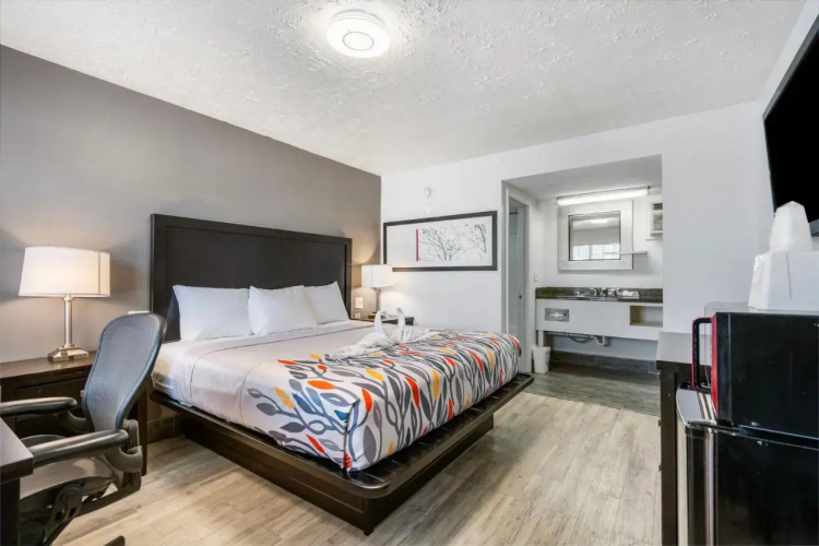 Americas Best Inn & Suites - Downtown Augusta