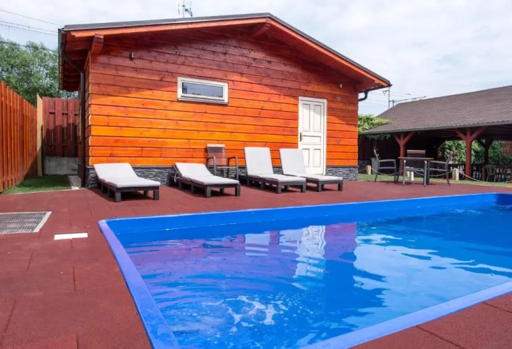 2 Bedrooms Bungalow