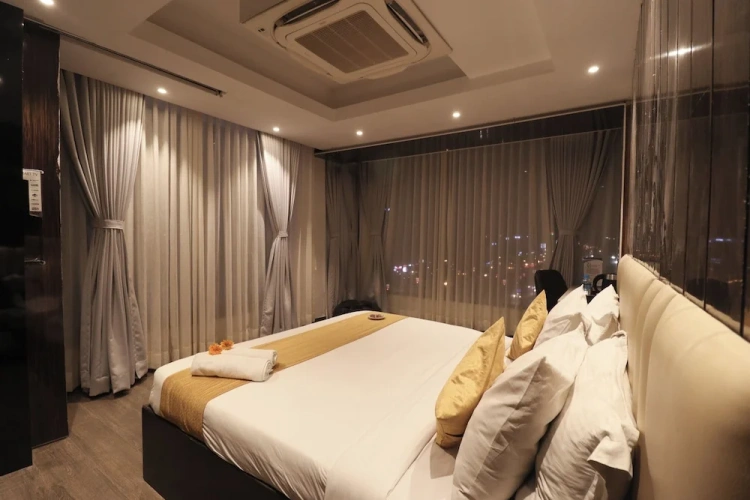 Standard Club room