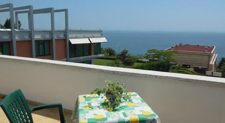 St.Nikola Holiday Home