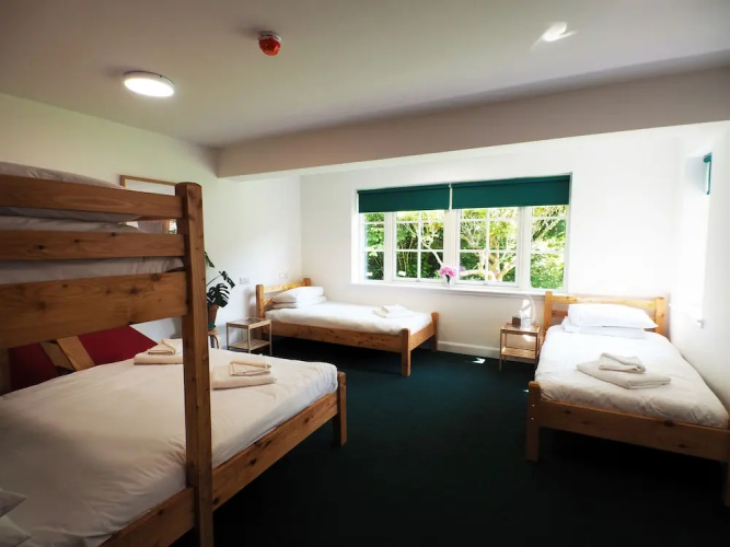 Loch Ness Bunk Inn