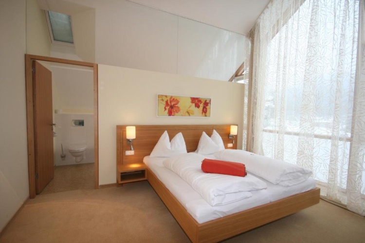 Suite with mountain view