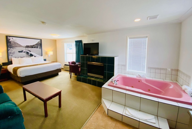 Super 8 by Wyndham 100 Mile House photo 11