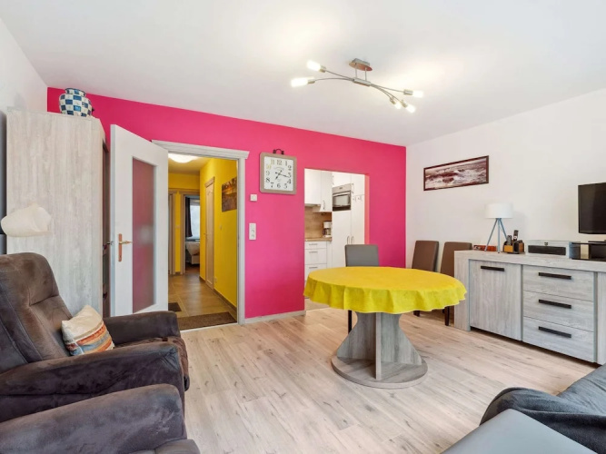 Bright 2-bedroom Apartment