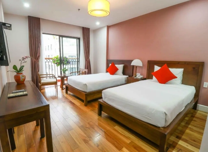 Standard Twin room with balcony