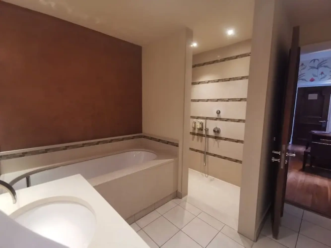 Double Suite