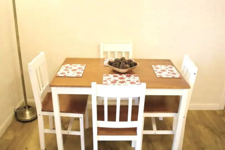 2 Bedroom Flat Near Holyrood Park Sleeps 4