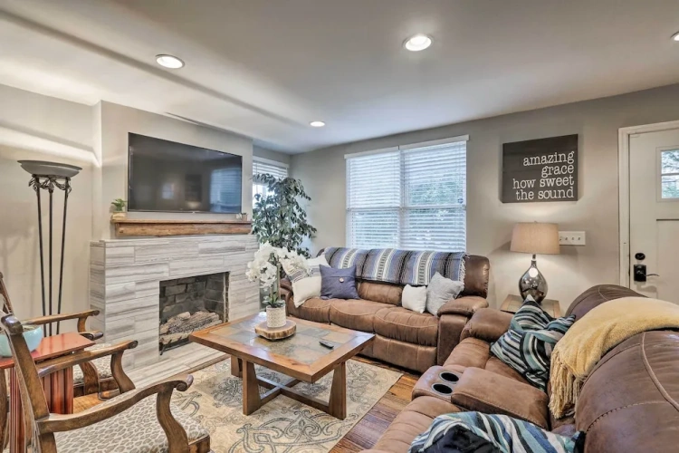 4 Bedrooms Cottage