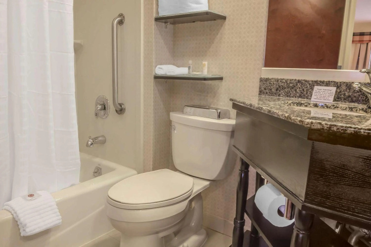 Comfort Inn & Suites LaGuardia Airport photo 10