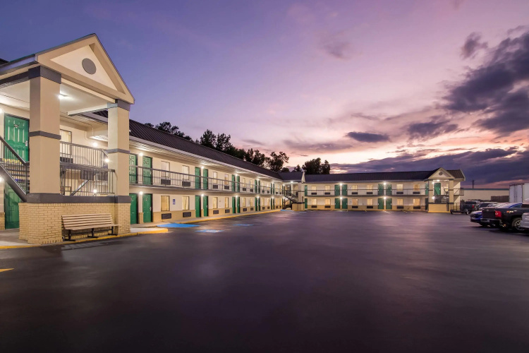 Super 8 by Wyndham Columbia