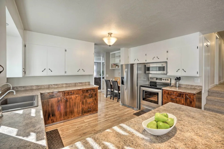 Sioux Center Split-level Home w/ Game Room!