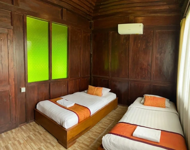 Standard Twin room with view
