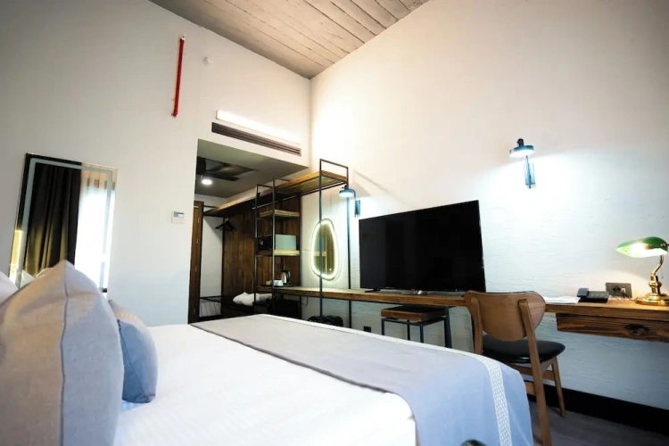 Superior Single room with city view