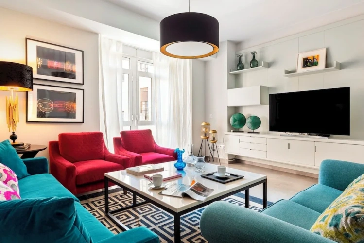 4 Bedrooms Apartment