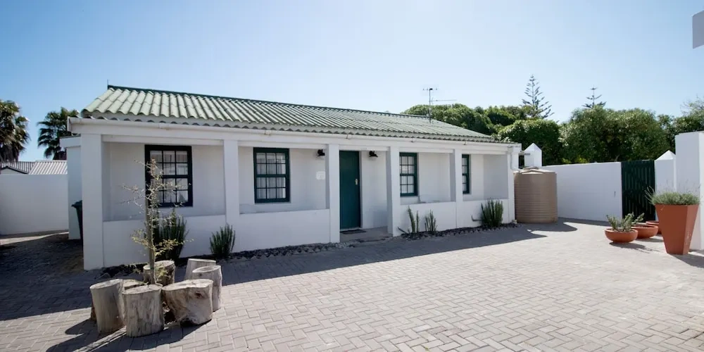 2 Bedrooms Cottage