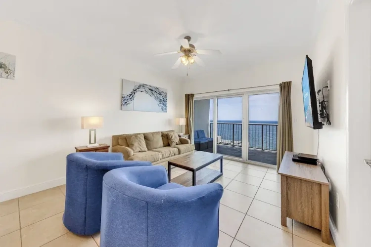 2 Bedrooms Standard room with balcony and beachfront