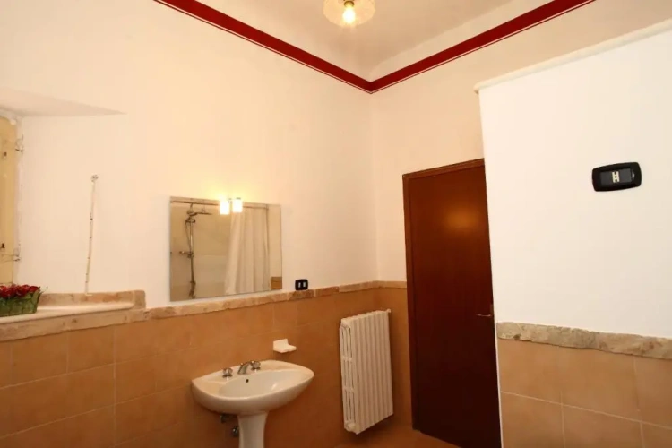 3 Bedrooms Apartment