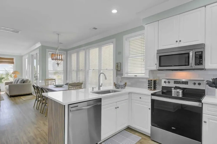 4 Bedrooms Cottage