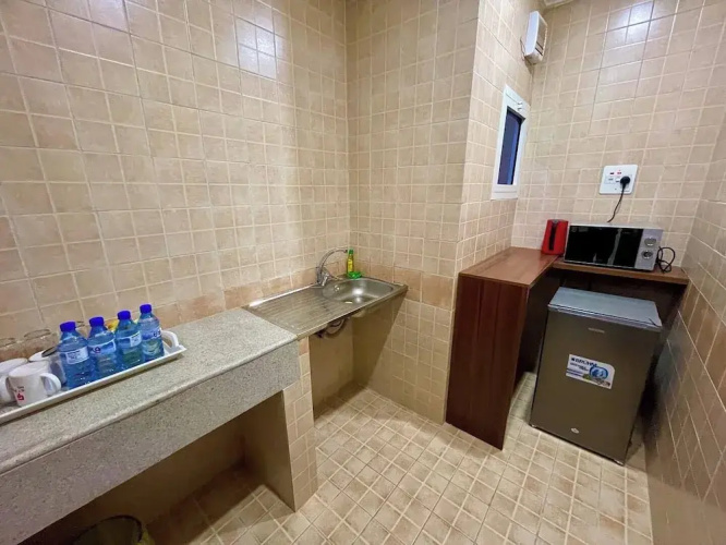 De Guest Pride Hotel and Suites