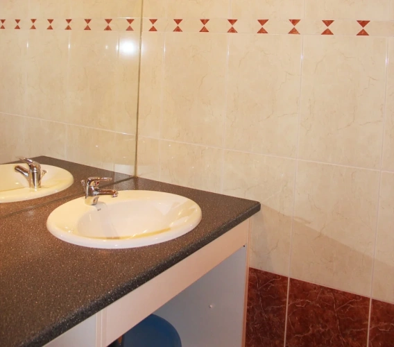 4 Bedrooms Deluxe Cottage