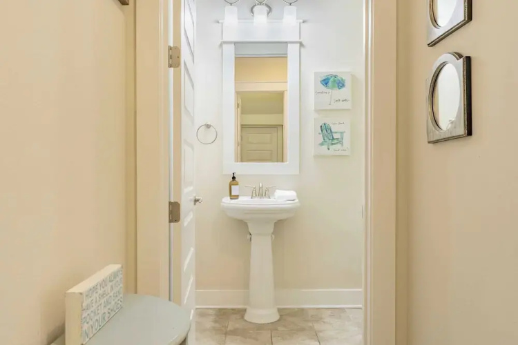Emerald Gem by Avantstay Pool Access, 3mins to Beach!